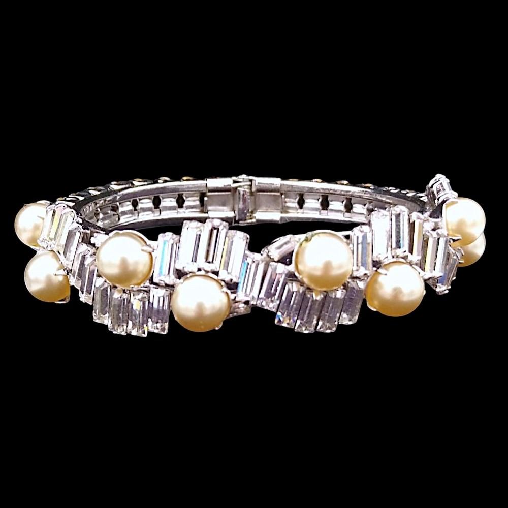 Vintage Hattie Carnegie Clamper Bracelet, Clear Rhinestones and LargePearls!